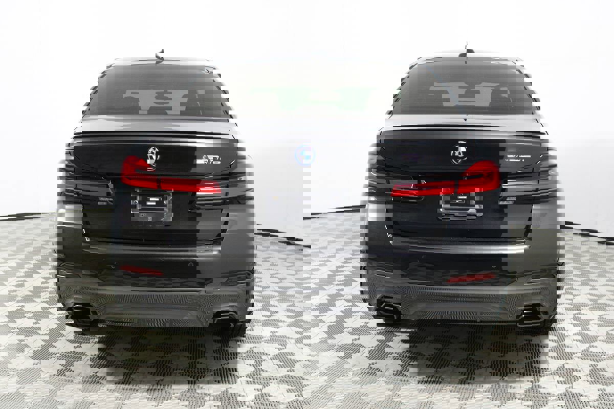 Used 2023 BMW 530e 530e w/ M Sport Package image 38