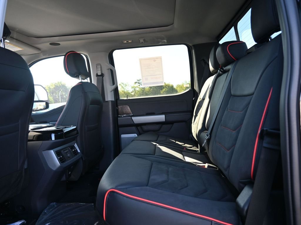 New 2026 Ford F250 Lariat w/ Black Appearance Package image 29