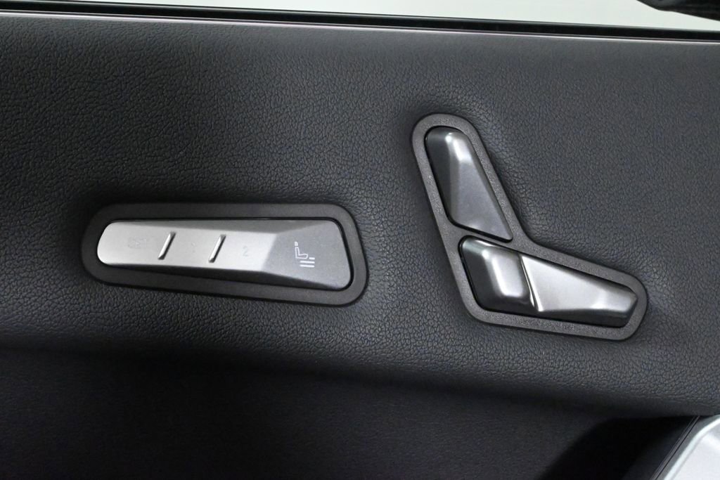 Used 2026 BMW iX xDrive45 w/ M Sport Package image 28