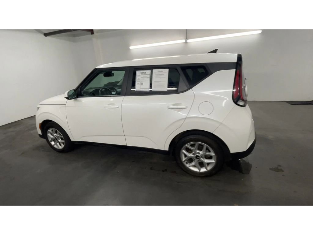 Used 2023 Kia Soul LX w/ LX Technology Package image 6