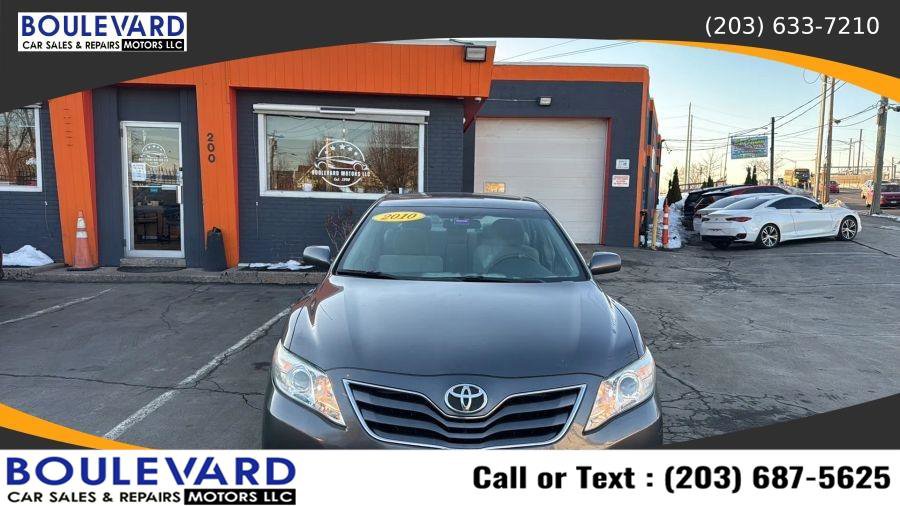 Used 2010 Toyota Camry LE FWD image 2