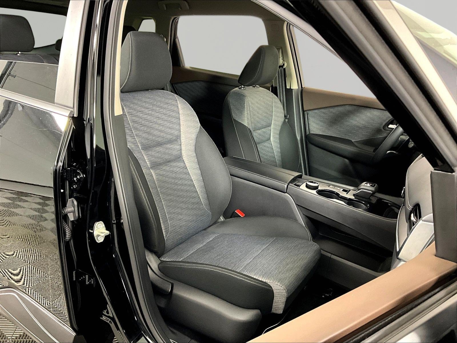 Certified 2023 Nissan Rogue SV AWD/4WD image 28