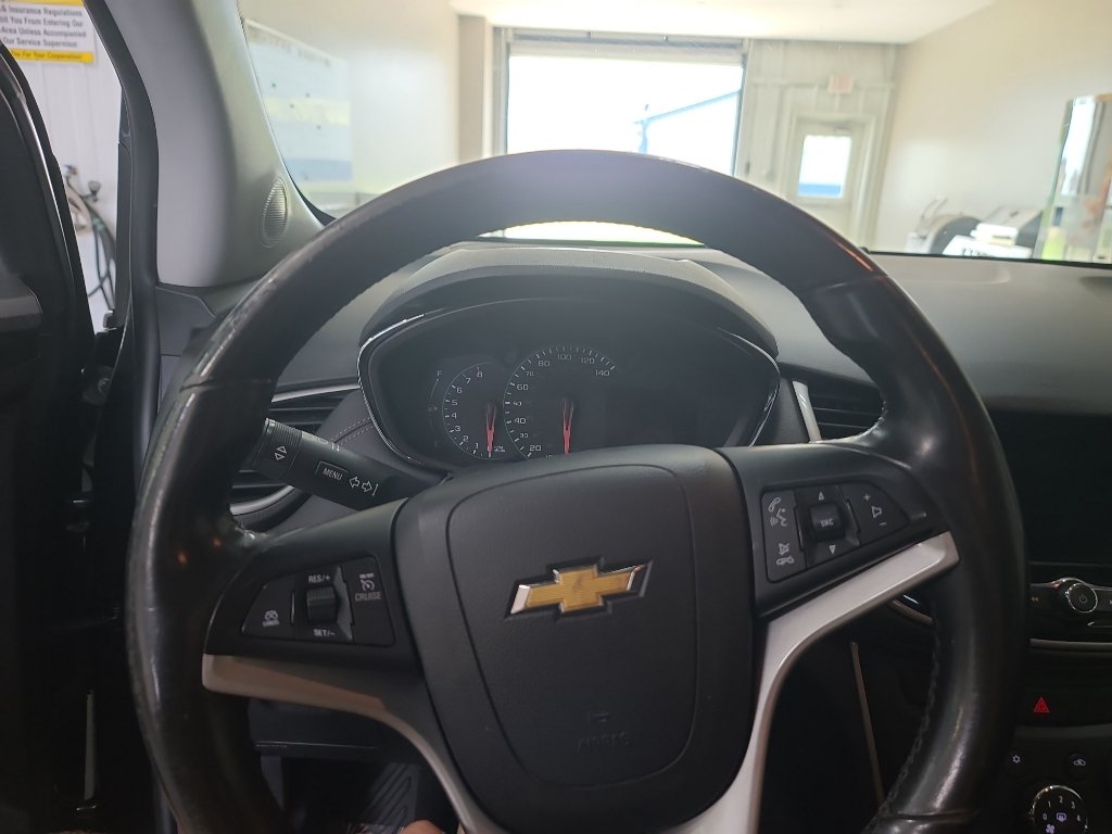 Used 2018 Chevrolet Trax LT w/ LT Convenience Package AWD/4WD image 10