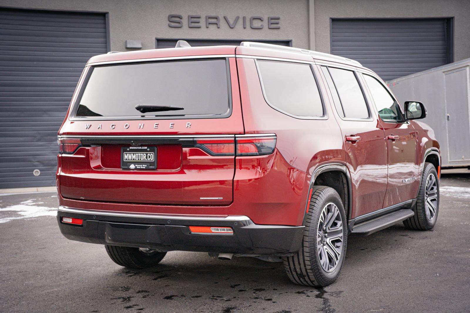 Used 2024 Jeep Wagoneer Series II w/ Flexible Seating Group AWD/4WD image 7