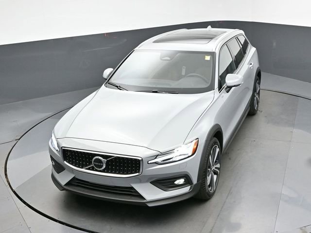 New 2026 Volvo V60 B5 Cross Country Plus w/ Protection Package Premier image 46