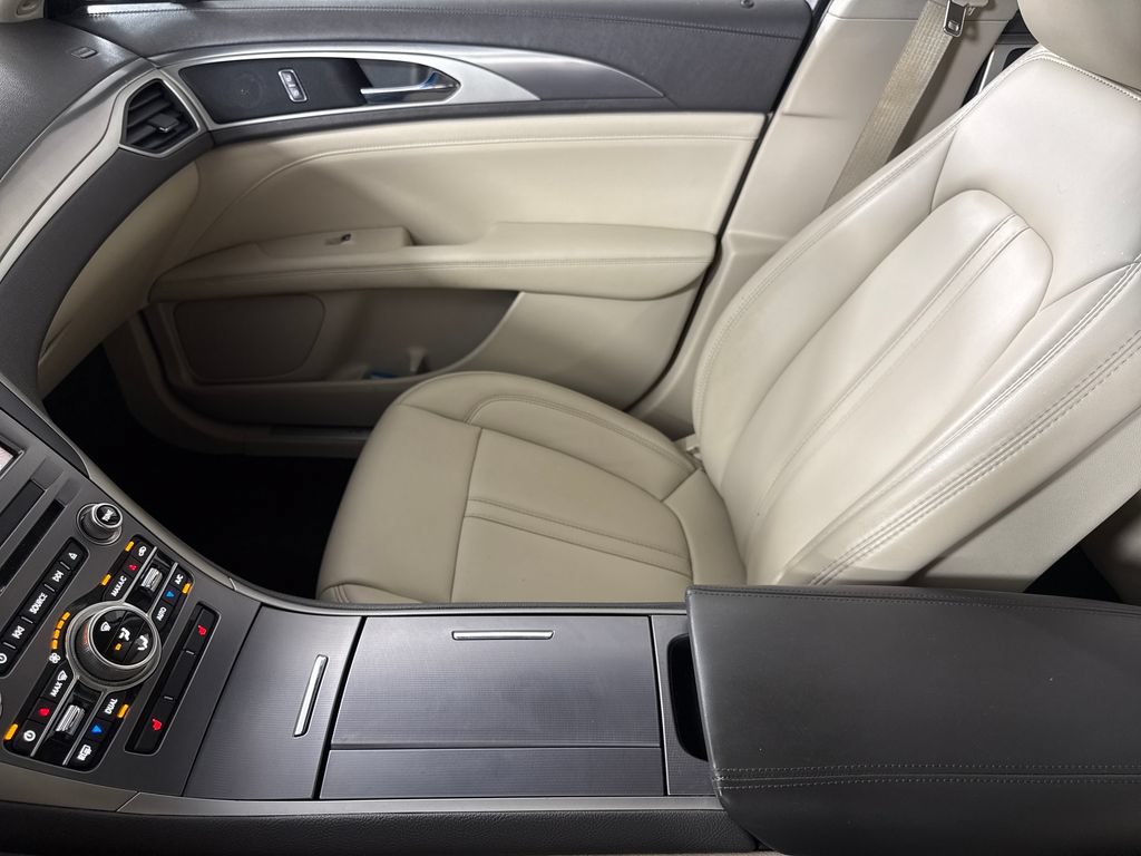 Used 2018 Lincoln MKZ Premiere FWD image 19
