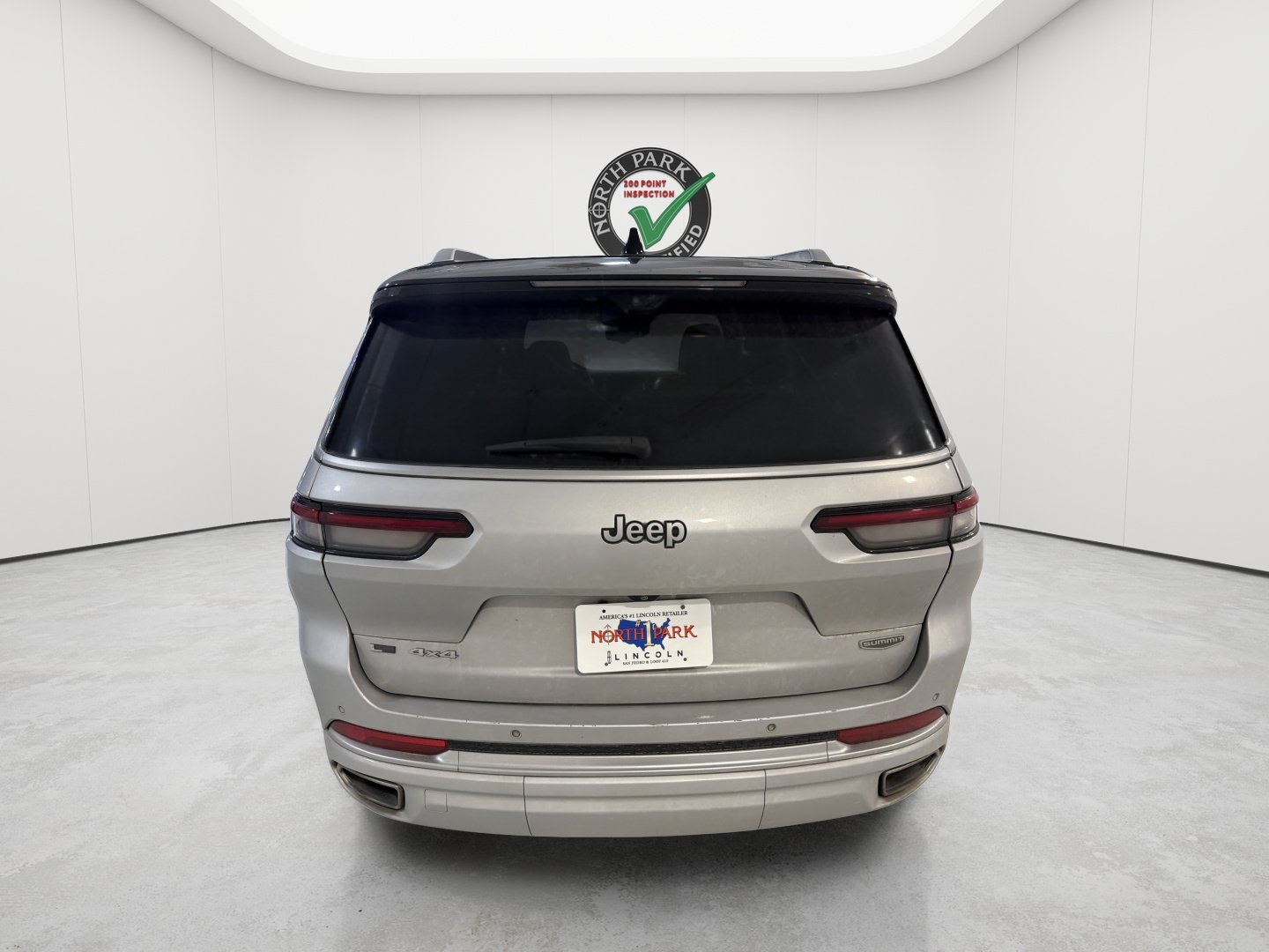 Used 2023 Jeep Grand Cherokee L Summit AWD/4WD image 4