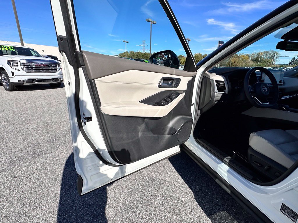Used 2023 Nissan Rogue SL w/ SL Premium Package AWD/4WD image 23