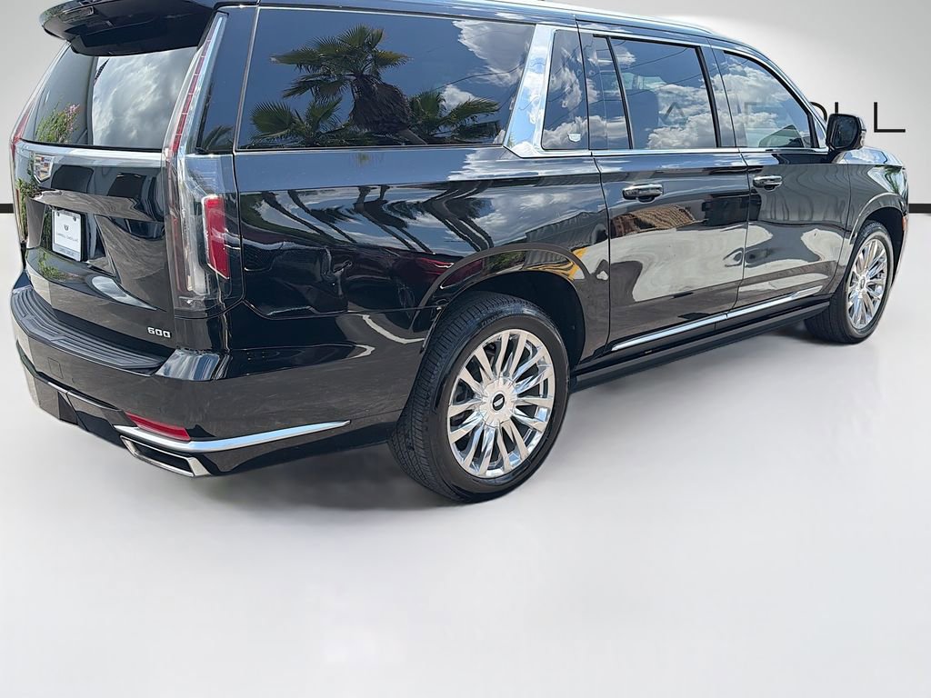 Used 2021 Cadillac Escalade ESV Premium Luxury w/ Driver Assist Tech Package AWD/4WD image 3