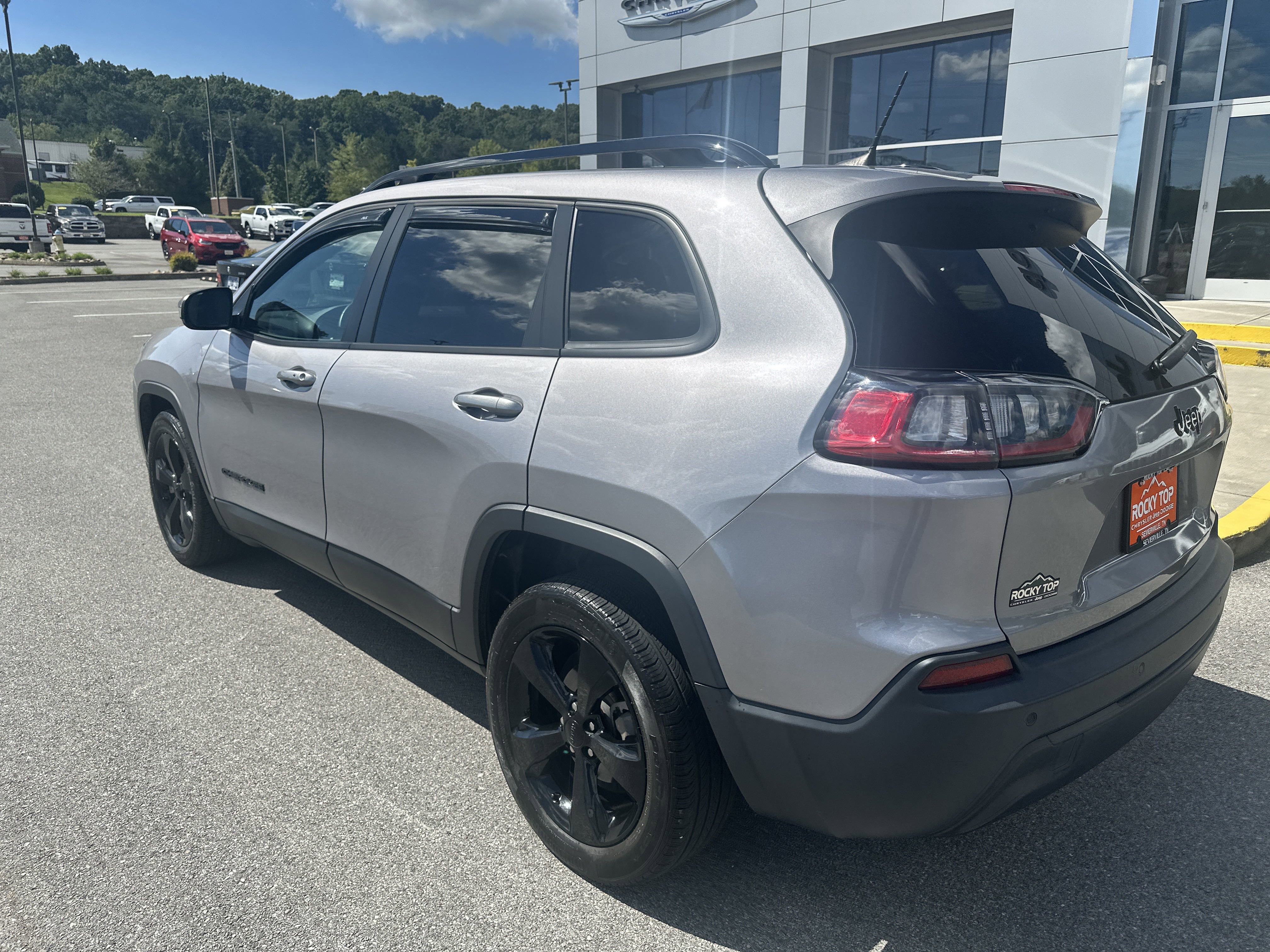Used 2019 Jeep Cherokee Latitude Plus image 9