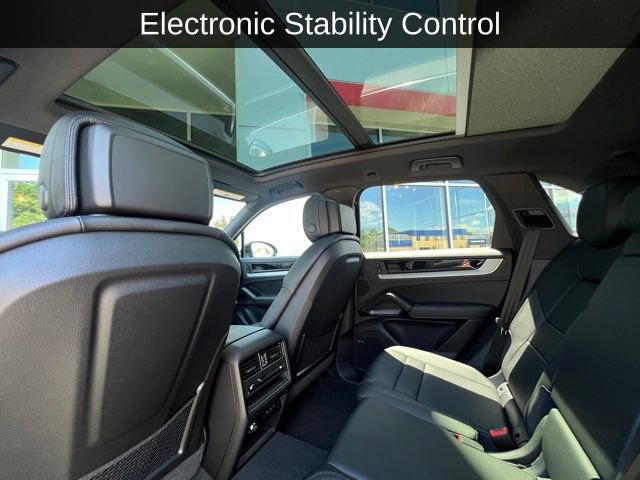 Used 2025 Porsche Cayenne E-Hybrid AWD/4WD image 6
