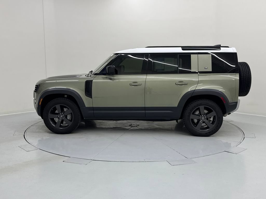 Used 2020 Land Rover Defender 110 SE image 3