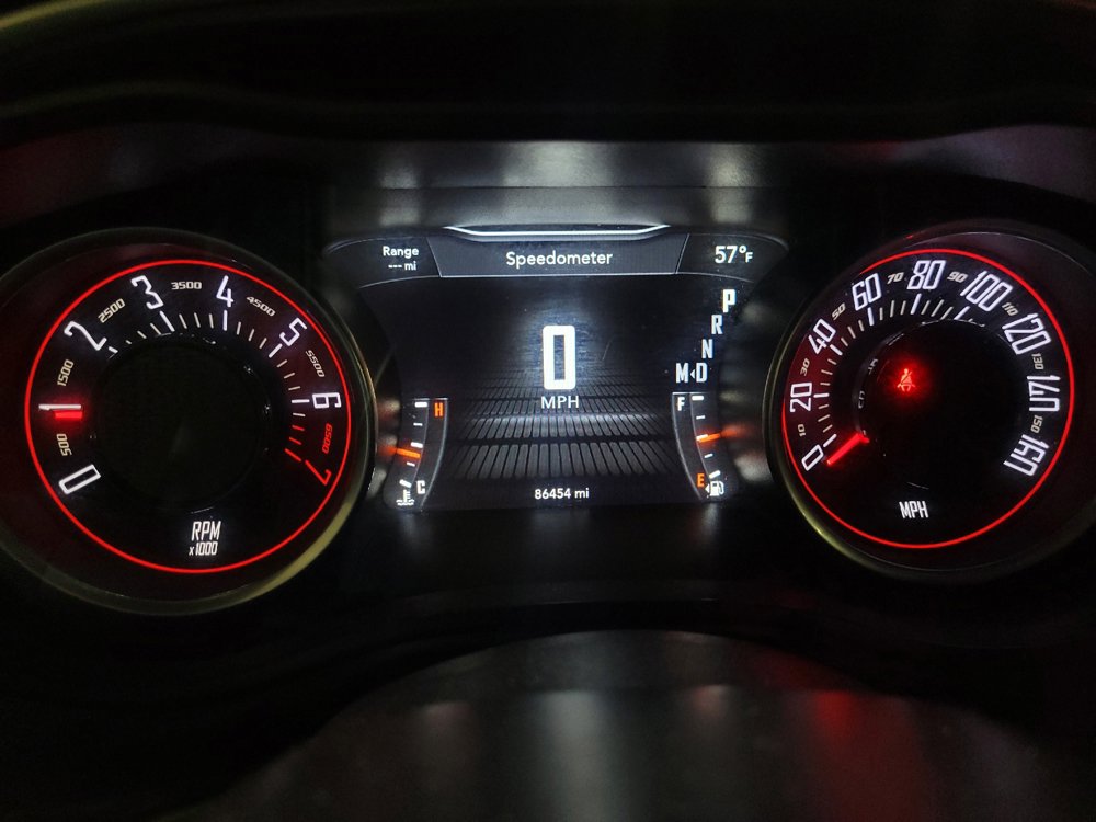 Used 2021 Dodge Challenger SXT w/ Driver Convenience Group RWD image 23