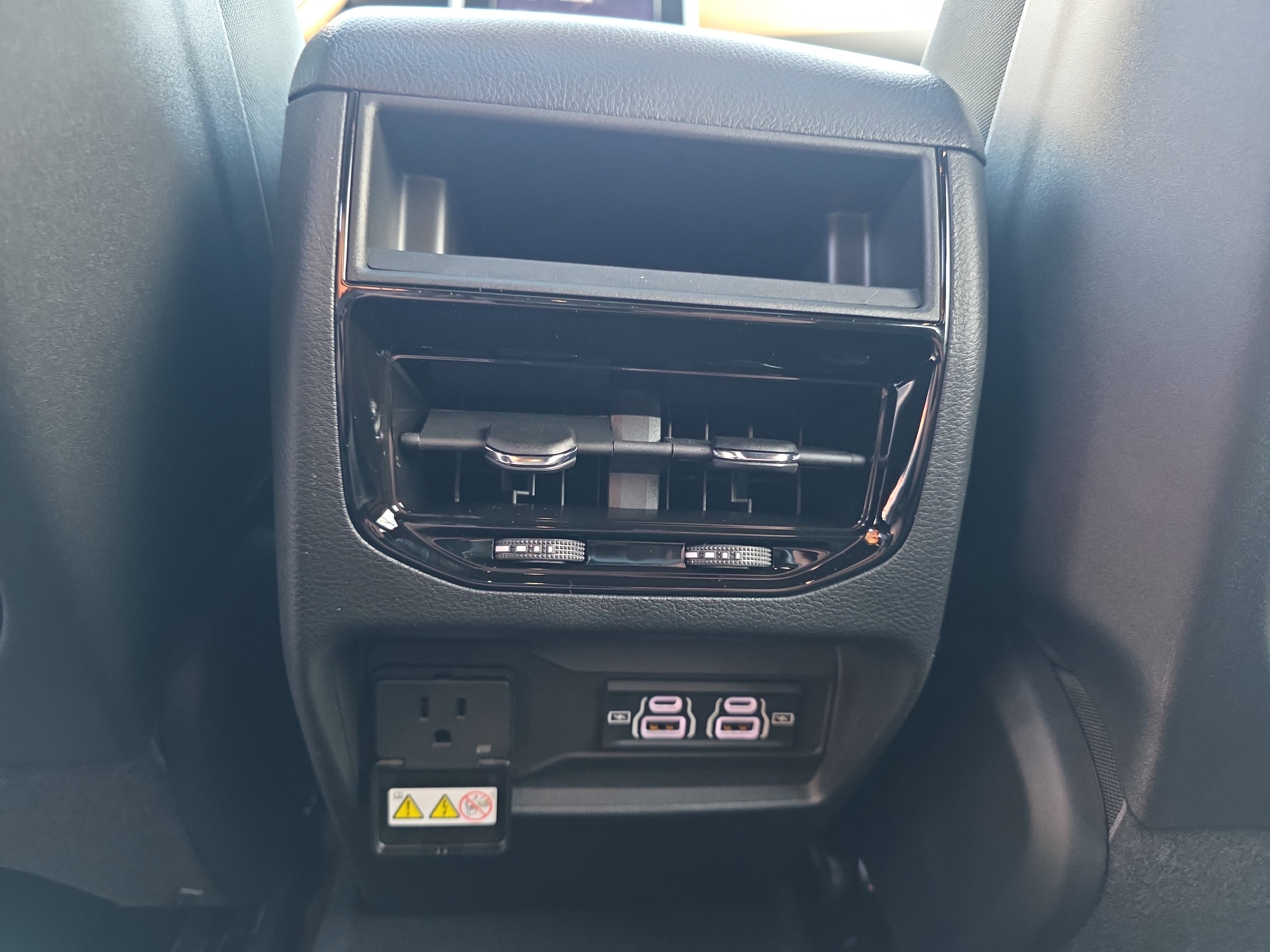 New 2025 Jeep Grand Cherokee Altitude image 14