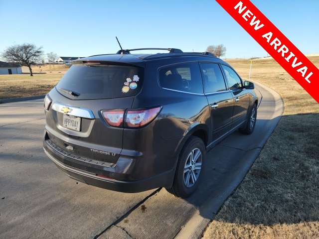 Used 2015 Chevrolet Traverse LT image 3