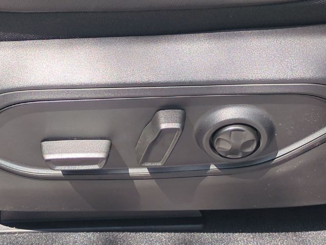 New 2026 Jeep Grand Cherokee Altitude RWD image 17