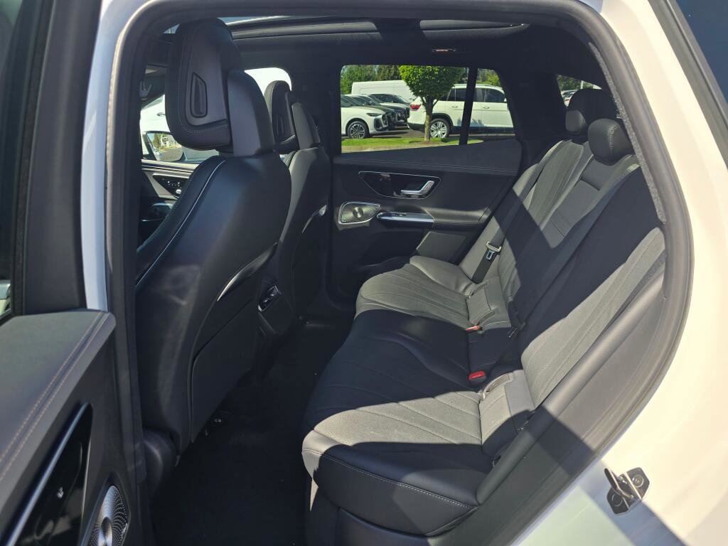 New 2026 Mercedes-Benz EQE 320 4MATIC SUV image 19