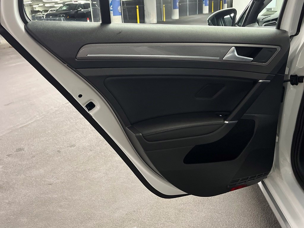 Used 2017 Volkswagen Golf Alltrack SEL AWD/4WD image 19