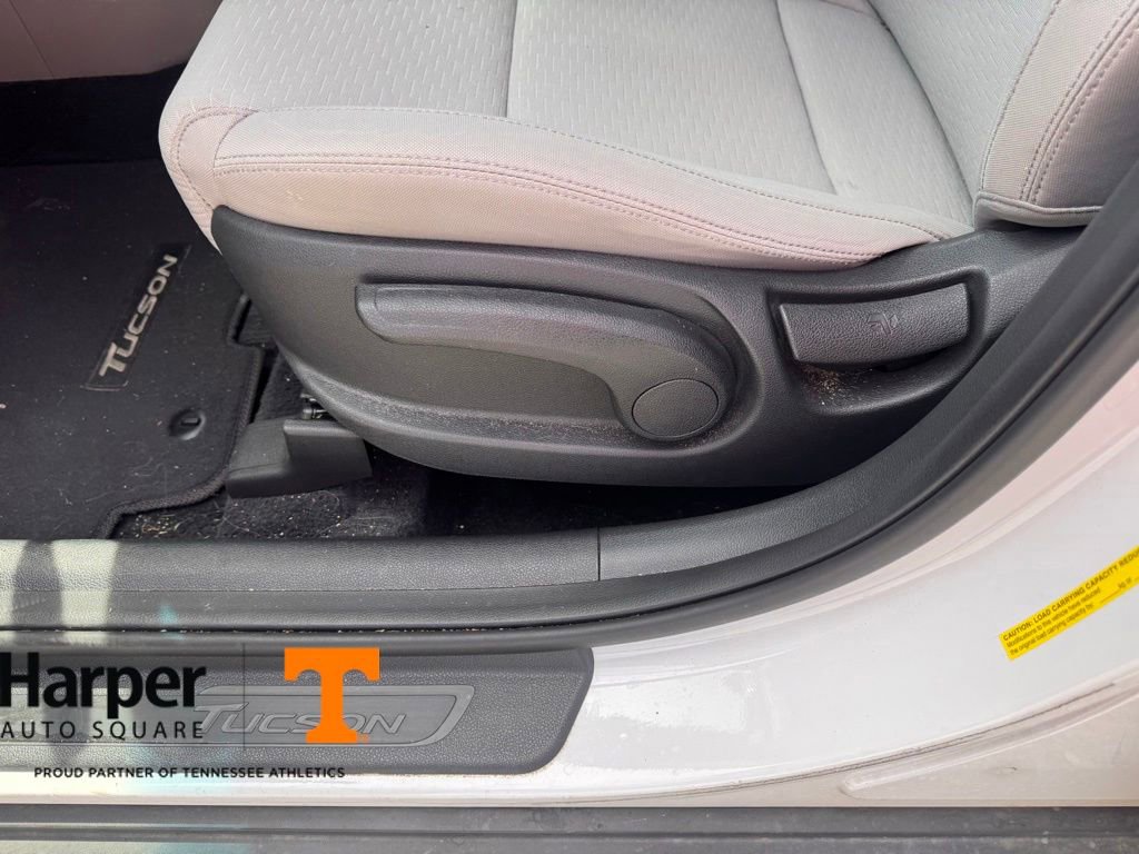 Used 2021 Hyundai Tucson SE FWD image 17