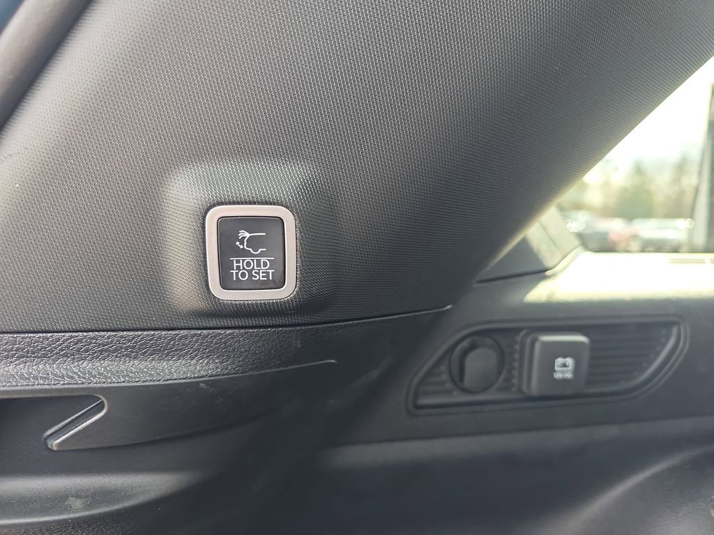 New 2025 Jeep Grand Cherokee Altitude image 13