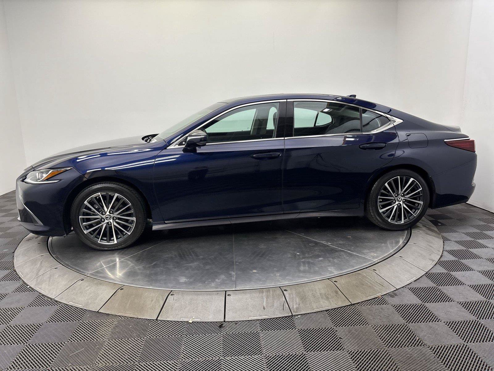 Used 2022 Lexus ES 350 w/ Premium Package FWD image 16