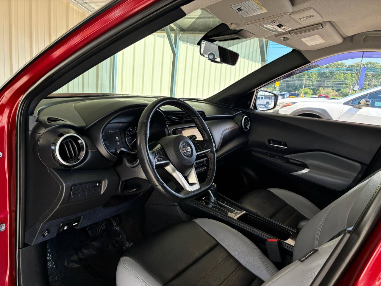 Used 2021 Nissan Kicks SR w/ SR Premium Package FWD image 12