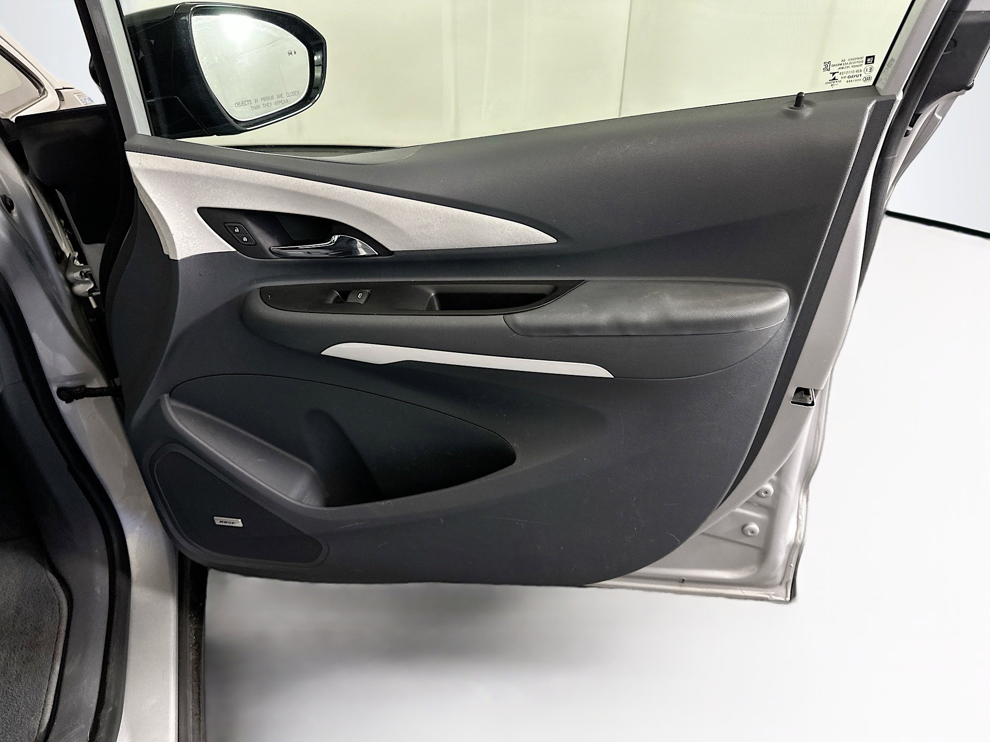 Used 2018 Chevrolet Bolt Premier w/ Driver Confidence II Package FWD image 30