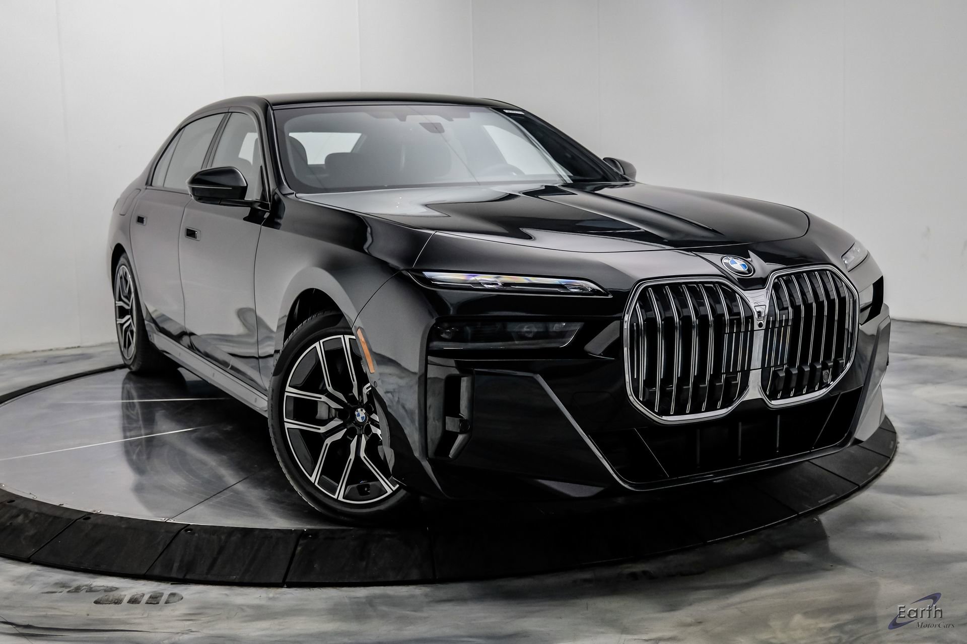 Used 2026 BMW 760i xDrive w/ Executive Package AWD/4WD image 24
