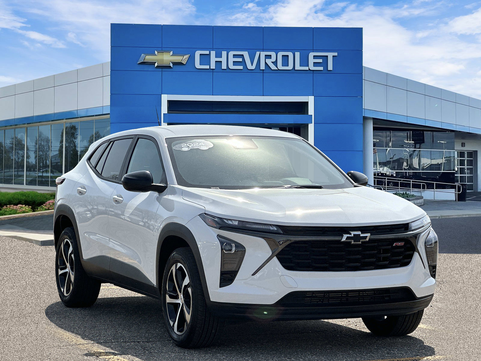 Certified 2024 Chevrolet Trax RS w/ Driver Confidence Package FWD image 6