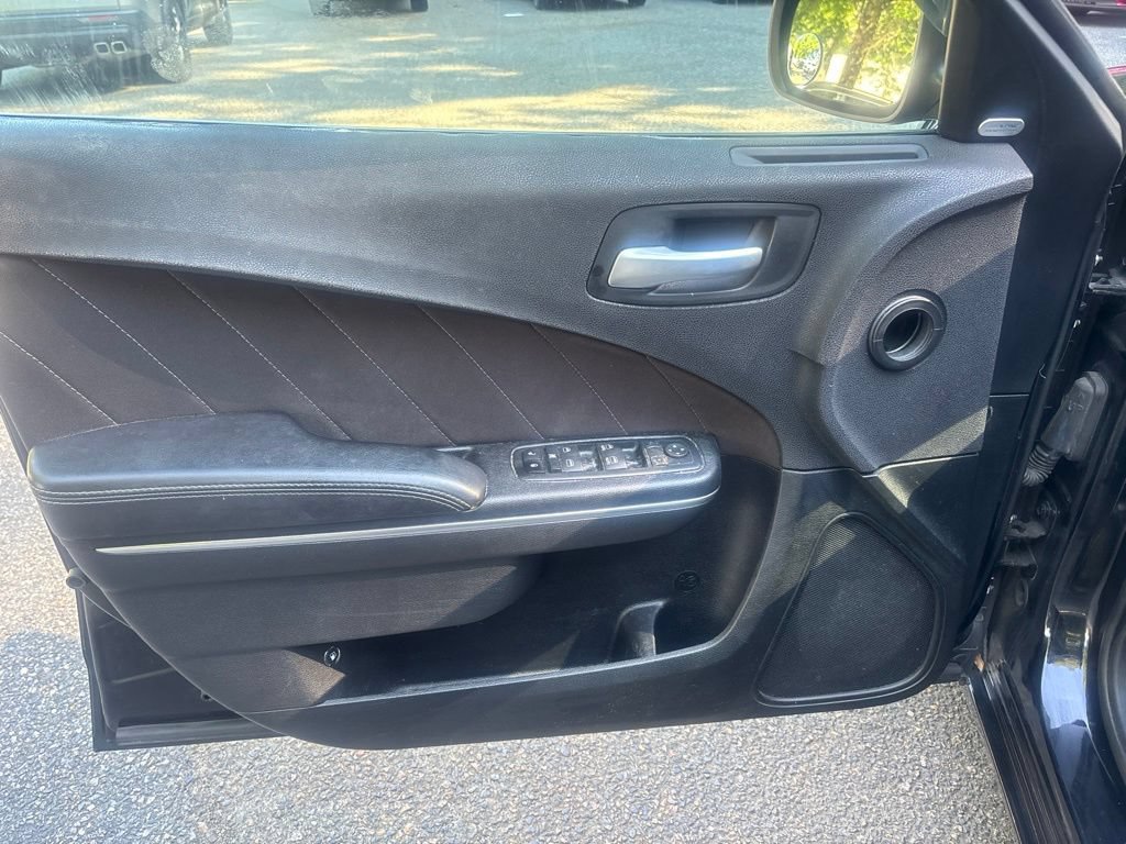 Used 2016 Dodge Charger SXT RWD image 22