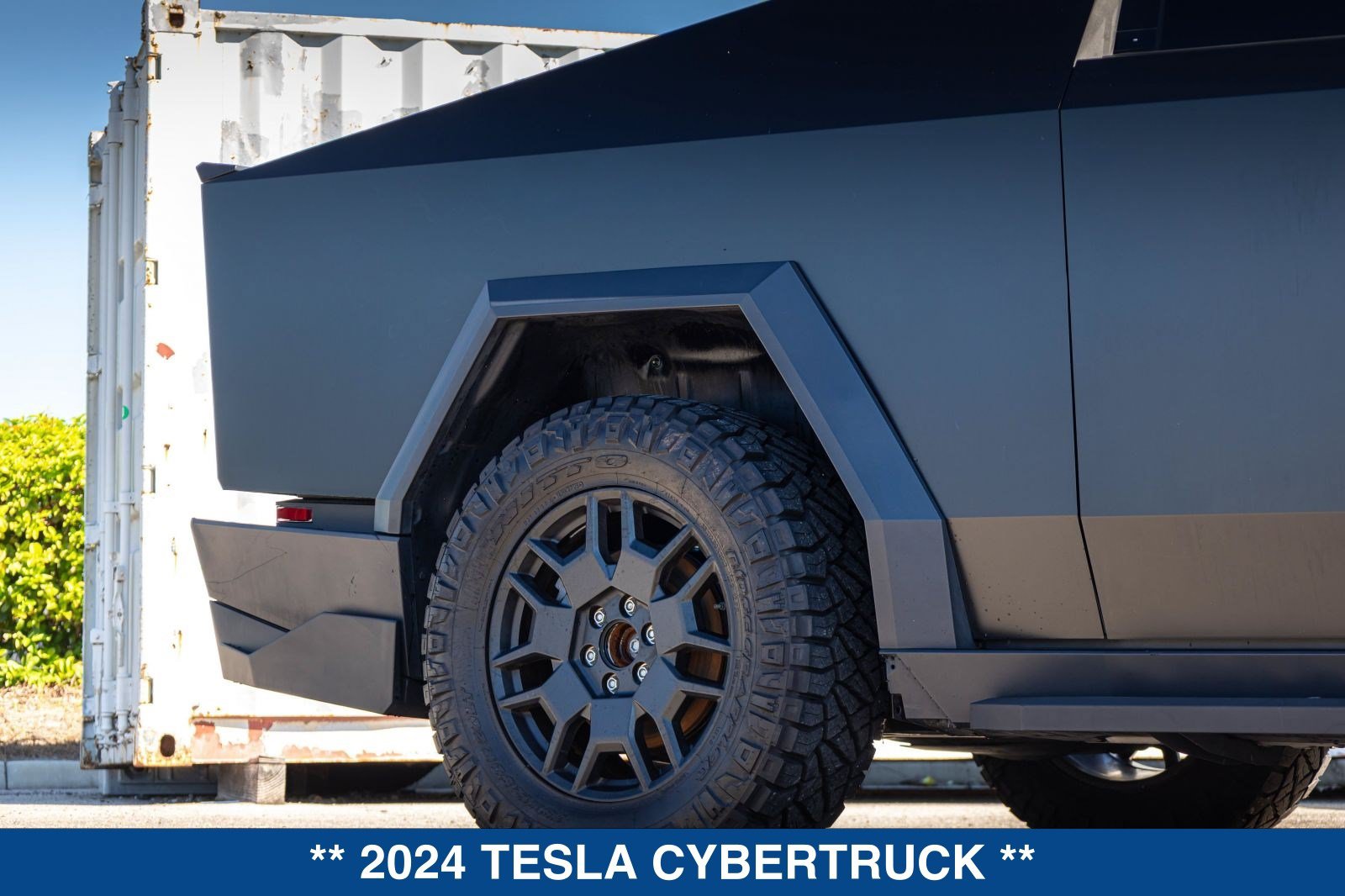 Used 2024 Tesla Cybertruck Cyberbeast AWD/4WD image 24