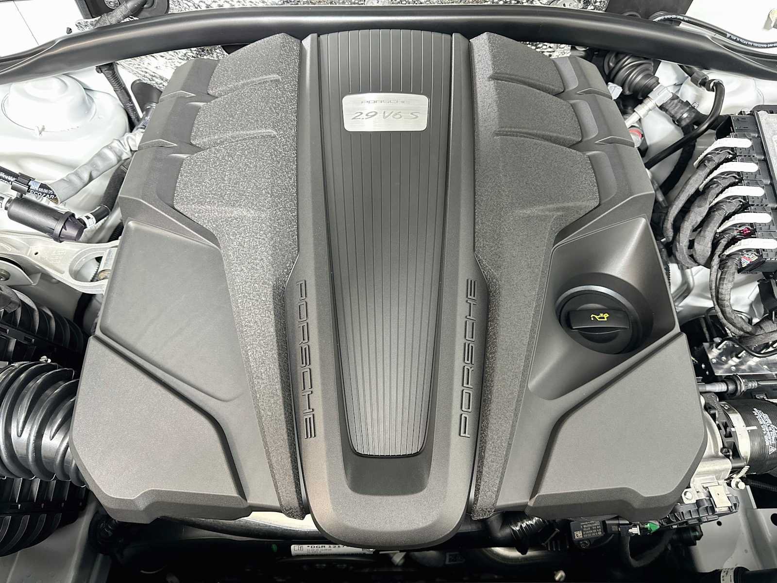 Certified 2026 Porsche Macan S AWD/4WD image 30