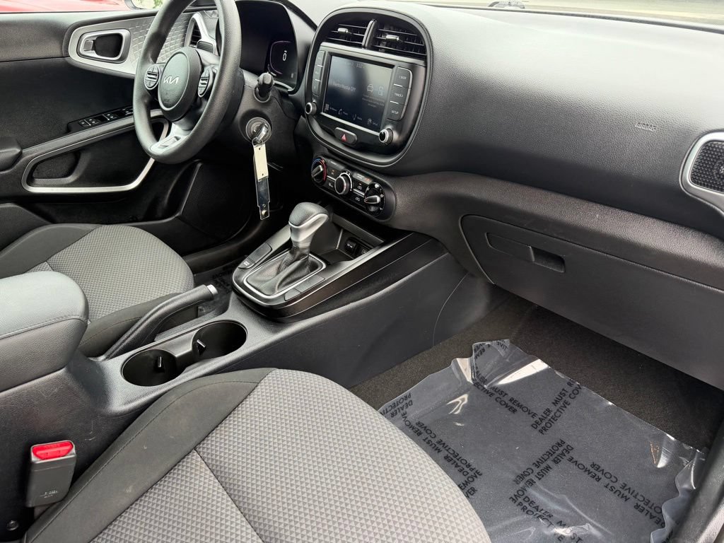 Used 2024 Kia Soul LX w/ Option Group 015 FWD image 10