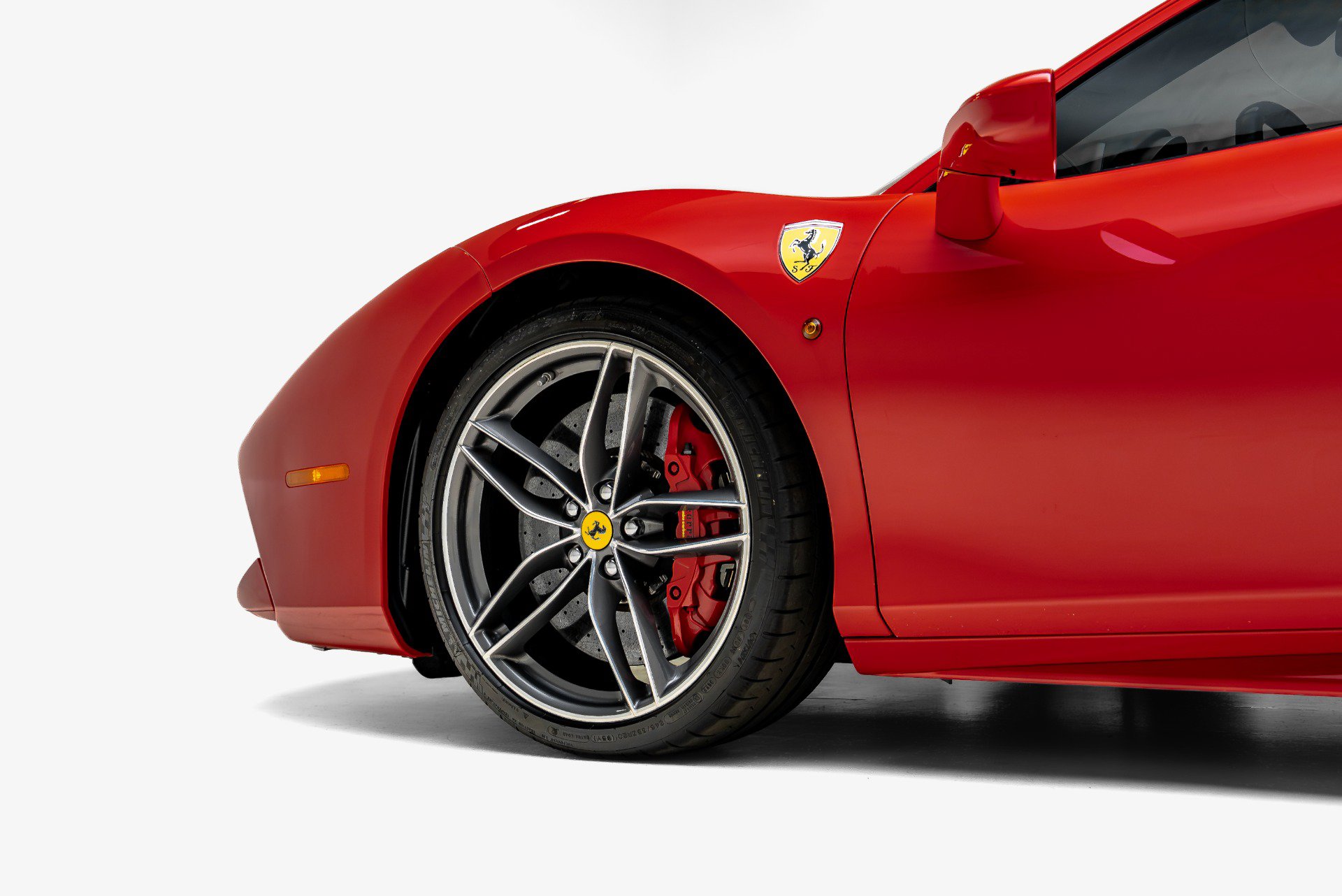 Used 2018 Ferrari 488 GTB RWD image 18