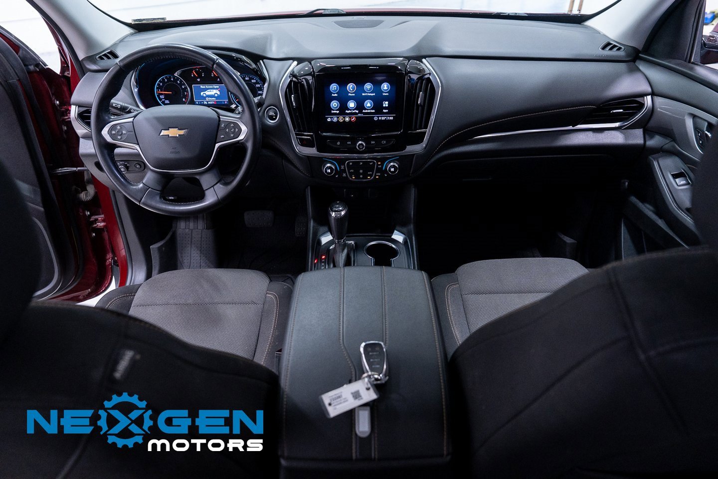 Used 2020 Chevrolet Traverse LT image 11