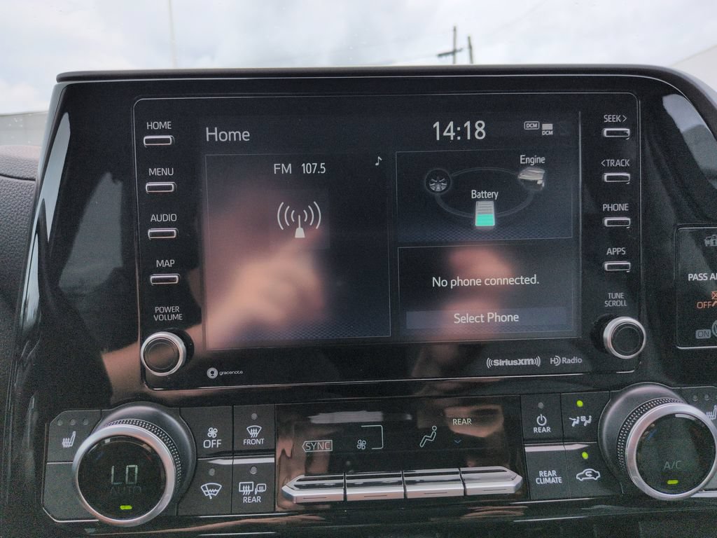 Used 2021 Toyota Highlander XLE AWD/4WD image 19