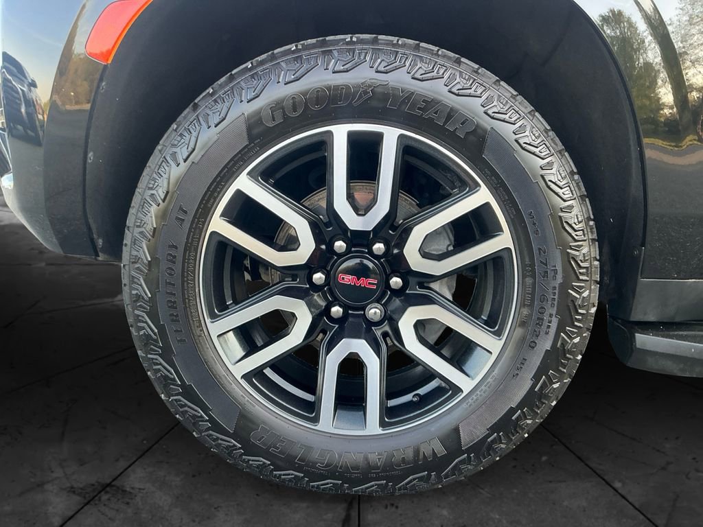 Used 2024 GMC Yukon XL AT4 image 15