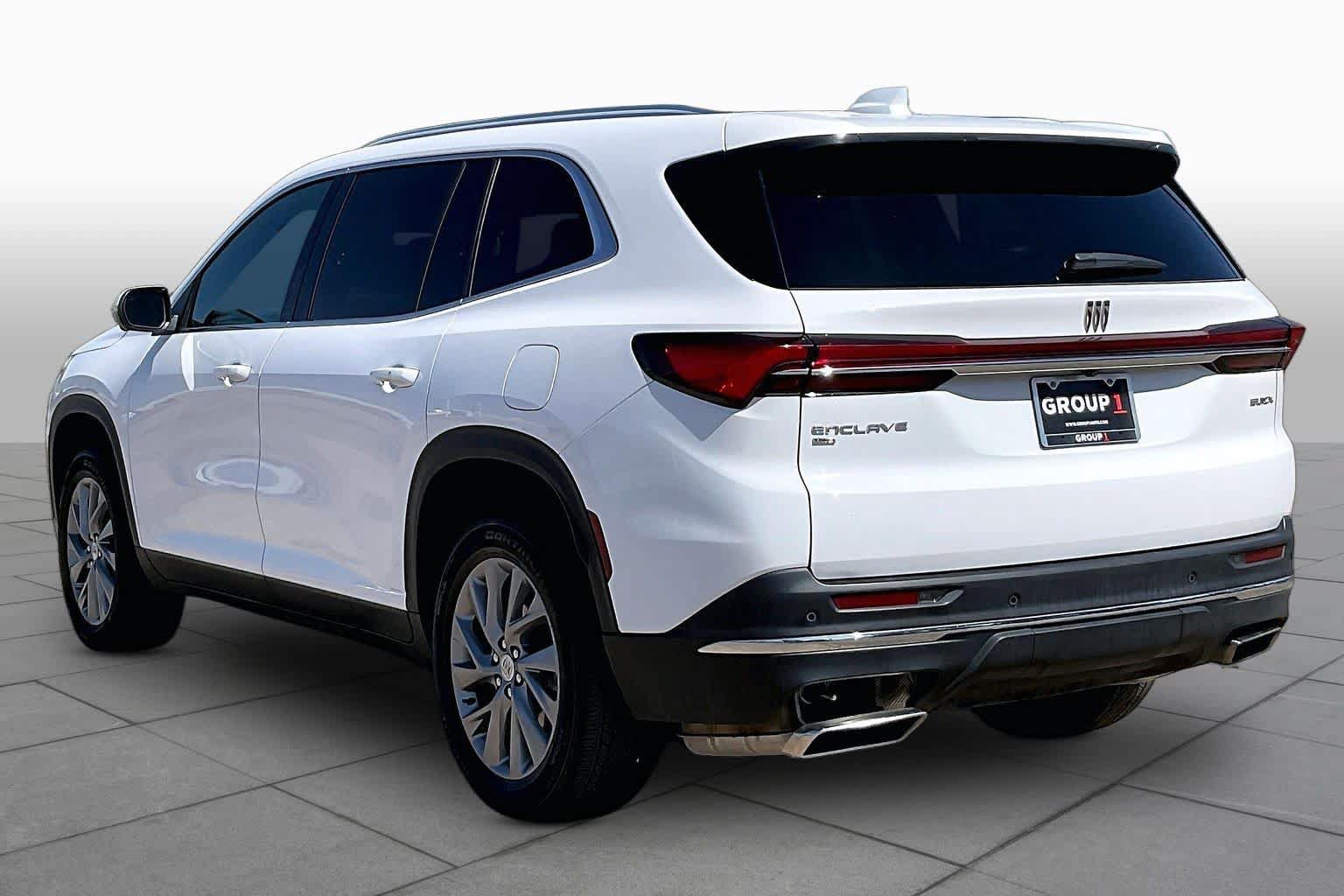 Used 2025 Buick Enclave Preferred AWD/4WD image 12