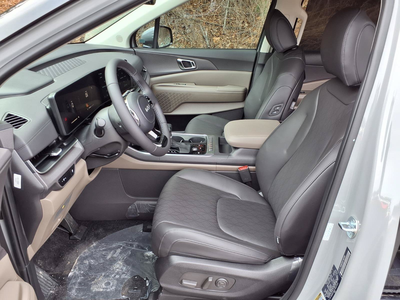 New 2026 Kia Carnival EX FWD image 5