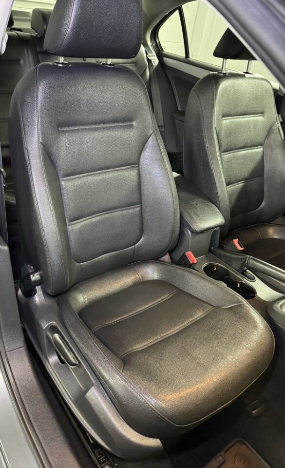 Used 2012 Volkswagen Jetta SEL image 7