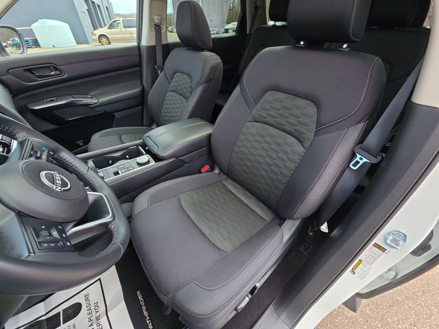 Certified 2024 Nissan Pathfinder SV w/ SV Premium Package image 11