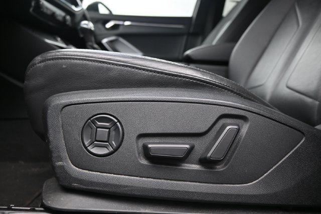 Used 2024 Audi Q3 2.0T Premium AWD/4WD image 17