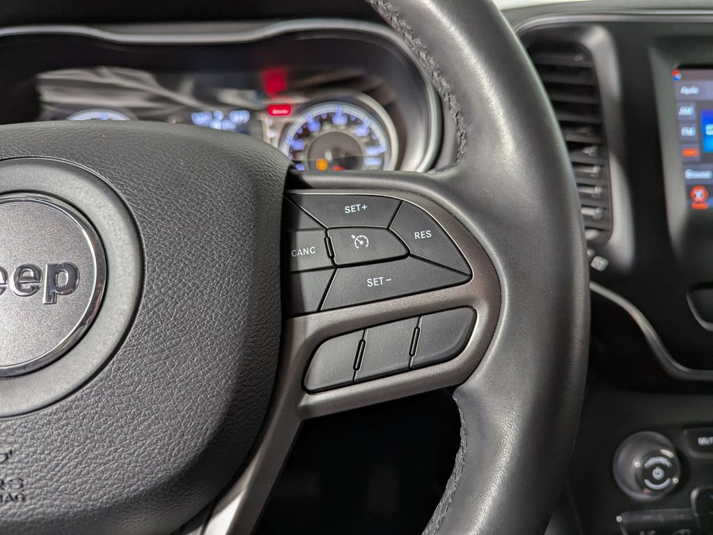 Used 2020 Jeep Cherokee Latitude Plus image 27