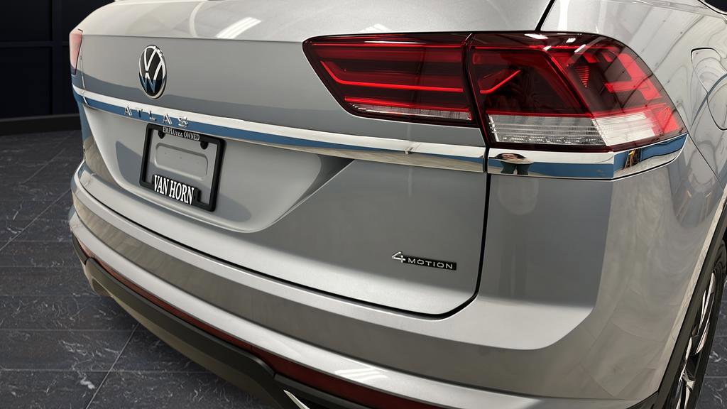 Used 2023 Volkswagen Atlas Cross Sport SE image 32