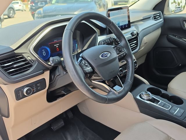 Used 2021 Ford Escape Titanium AWD/4WD image 15