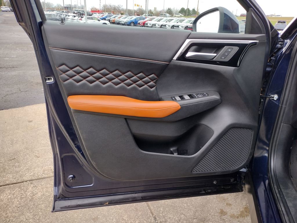 Used 2022 Mitsubishi Outlander SEL image 9