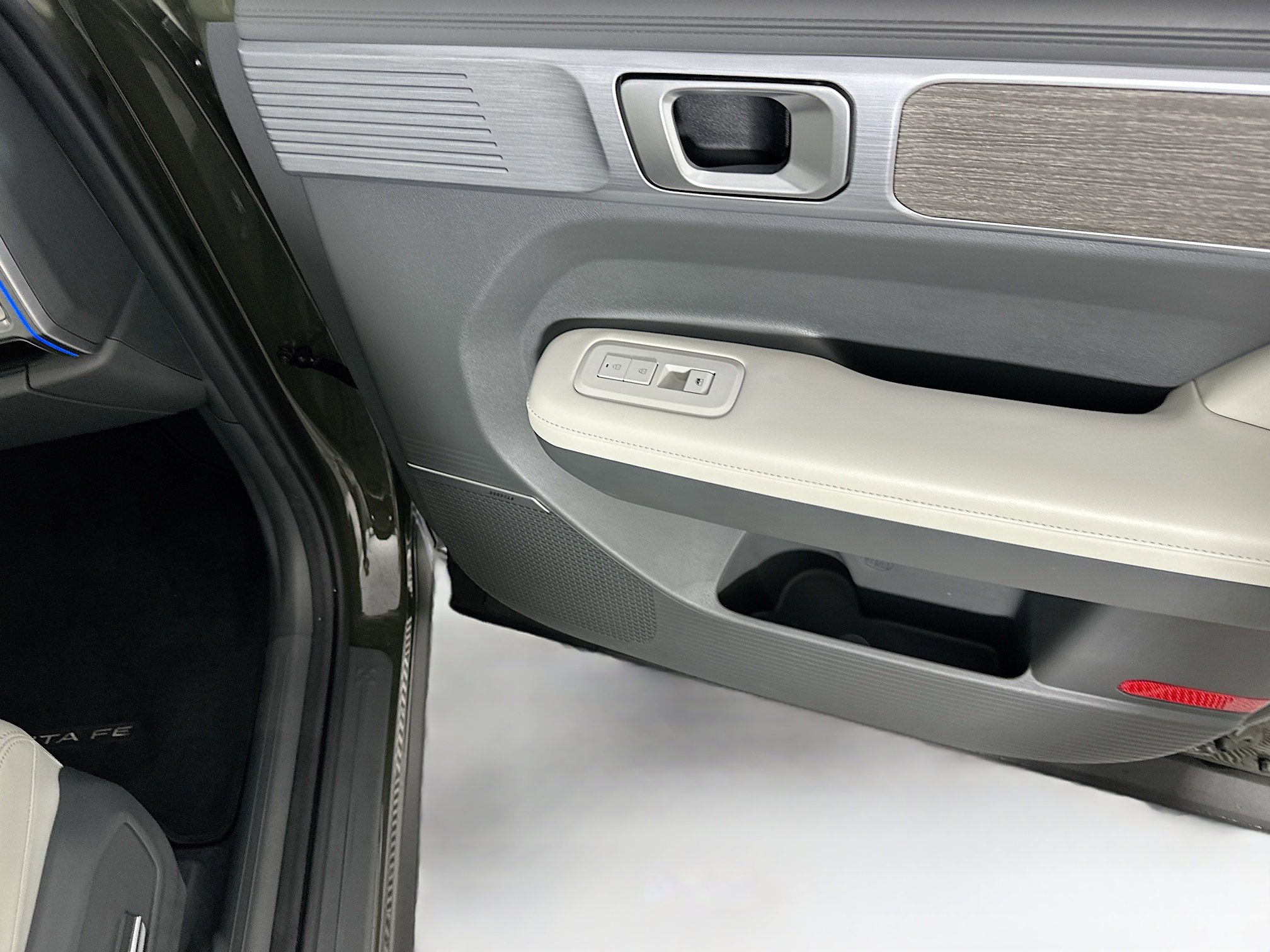 Used 2024 Hyundai Santa Fe Limited image 34