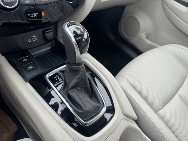 Used 2022 Nissan Rogue Sport SL w/ Premium Package image 11