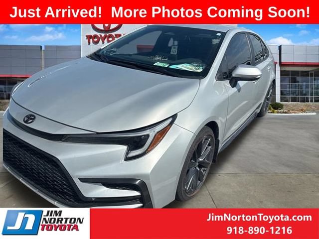 Used 2025 Toyota Corolla SE FWD image 3