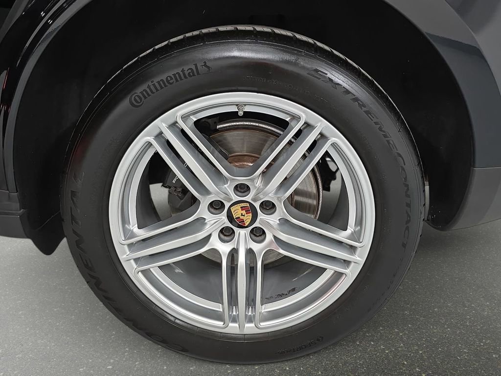 Used 2019 Porsche Macan AWD/4WD image 29
